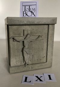 betonnen boxurn handgemaakt design met crucifix