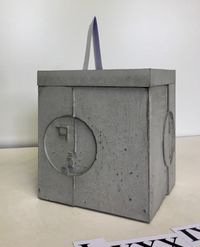 bauhaus logo betonnen box